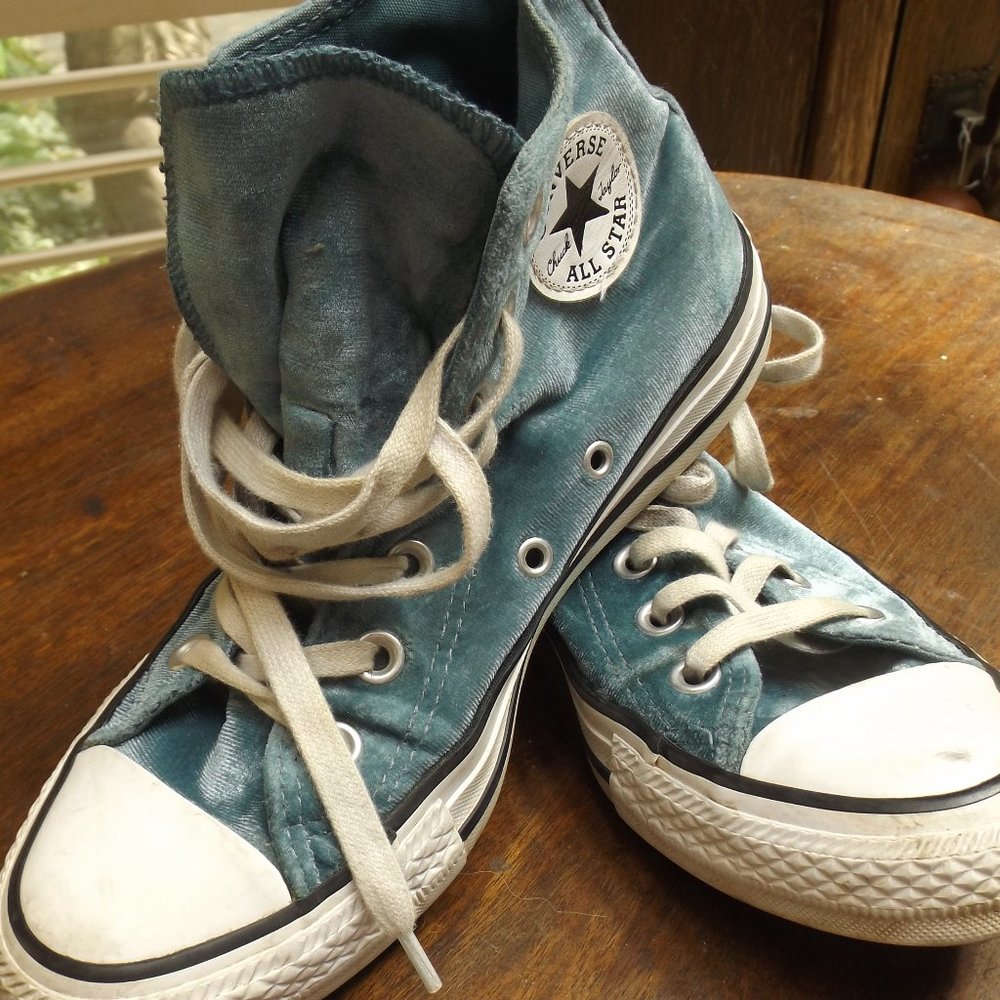 Converse High top Blue velvet sneakers W 6